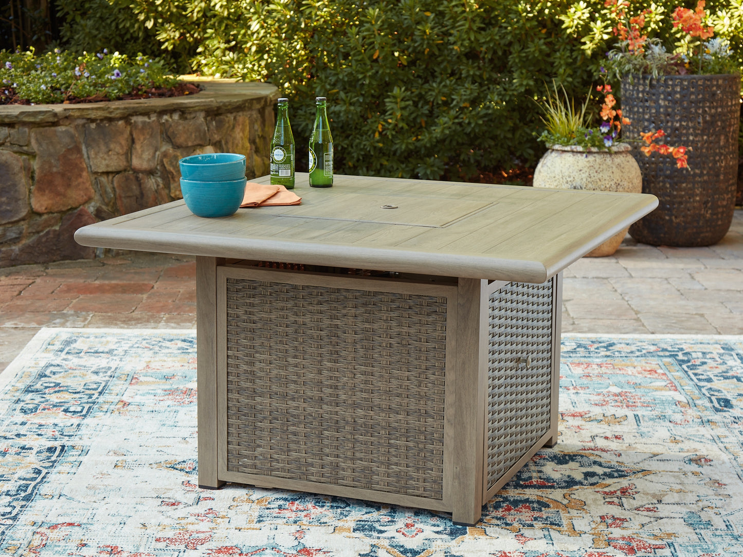 Mesa para fogata cuadrada de Cliff Trails