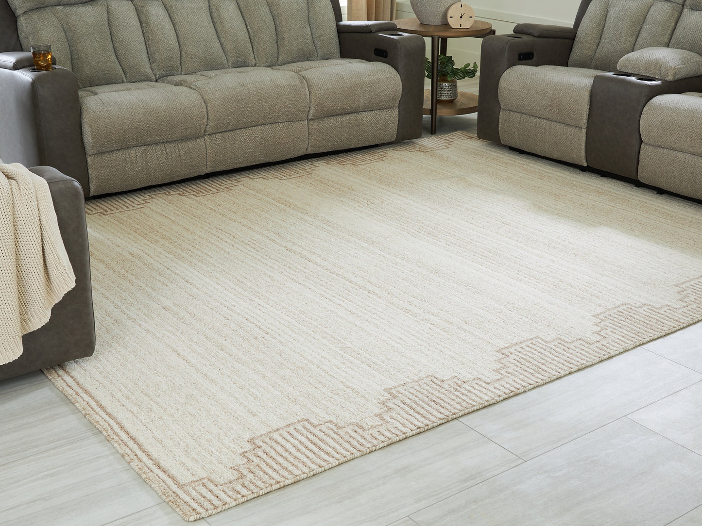 Ashley Express - Alfombra Emorymore mediana