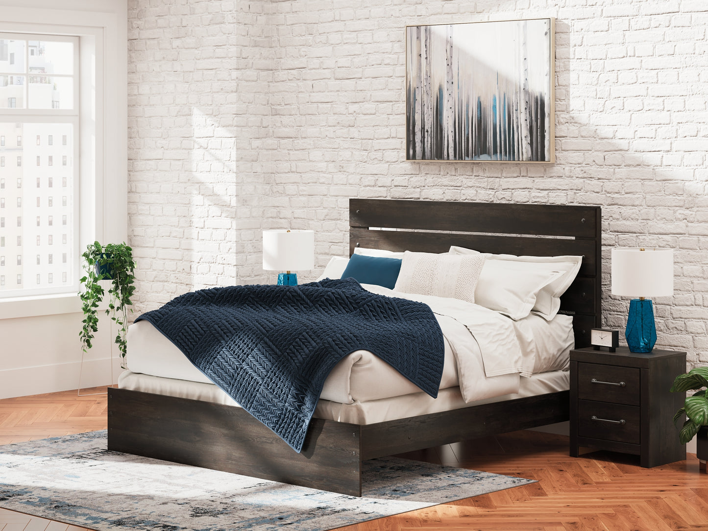 Ashley Express - Cama con paneles Hollivern