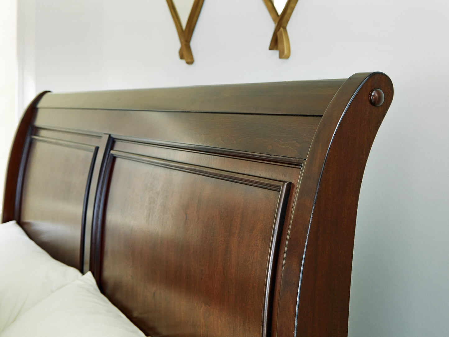 Cama con almacenamiento tipo trineo Trellington King
