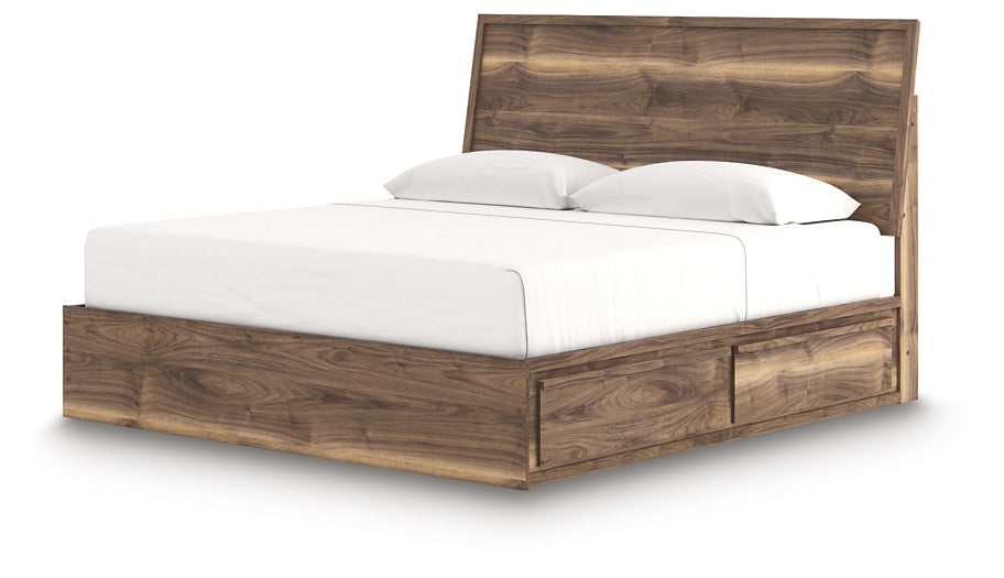 Ashley Express - Cama Chirason King con paneles y espacio de almacenamiento