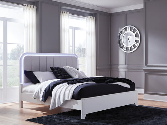 Cama con paneles tapizados Jarlee