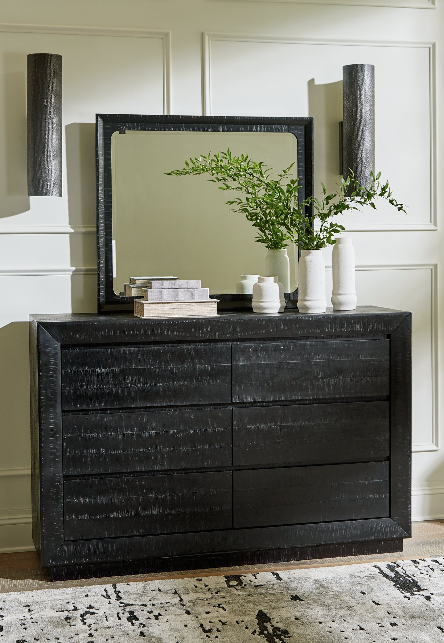 Cama King Londer con paneles, cómoda con espejo, cómoda y mesita de noche