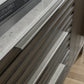 Cama Arkenton California King con paneles y tocador con espejo