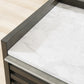 Cama Arkenton King con paneles, cómoda con espejo, cómoda y mesita de noche