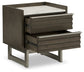 Cama Arkenton California King con paneles, cómoda con espejo, cómoda y mesita de noche