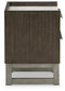 Cama Arkenton California King con paneles, cómoda con espejo, cómoda y mesita de noche
