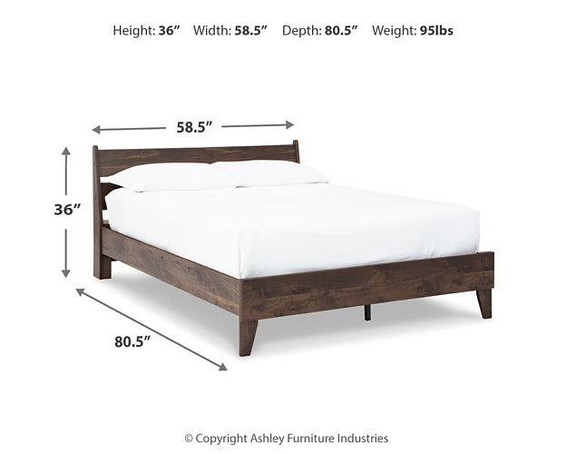 Ashley Express - Cama con plataforma y paneles Calverson