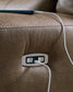 Sillón reclinable eléctrico Beckley Place con reposacabezas ajustable