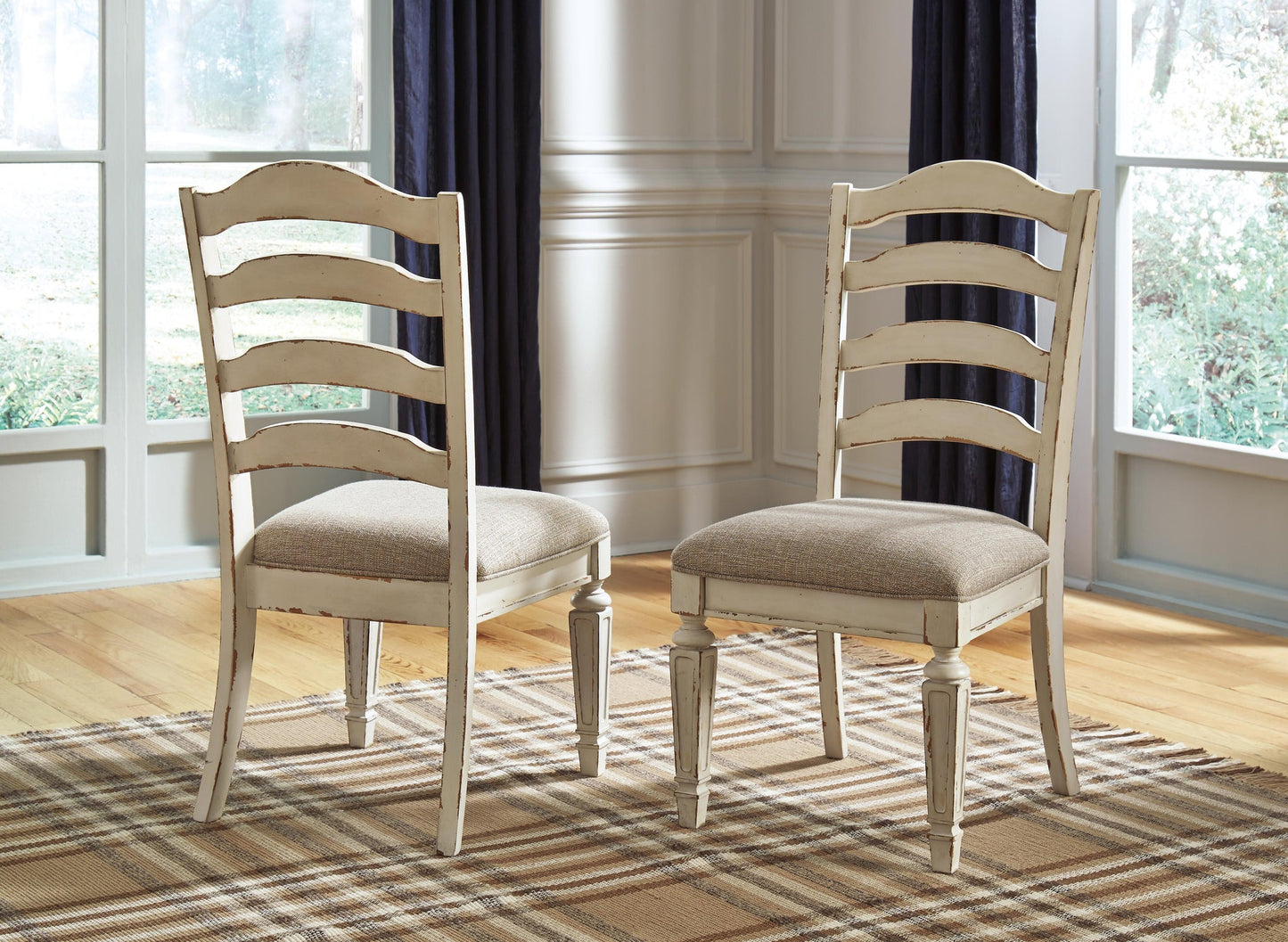 Ashley Express - Silla auxiliar UPH Realyn Dining (2 unidades)