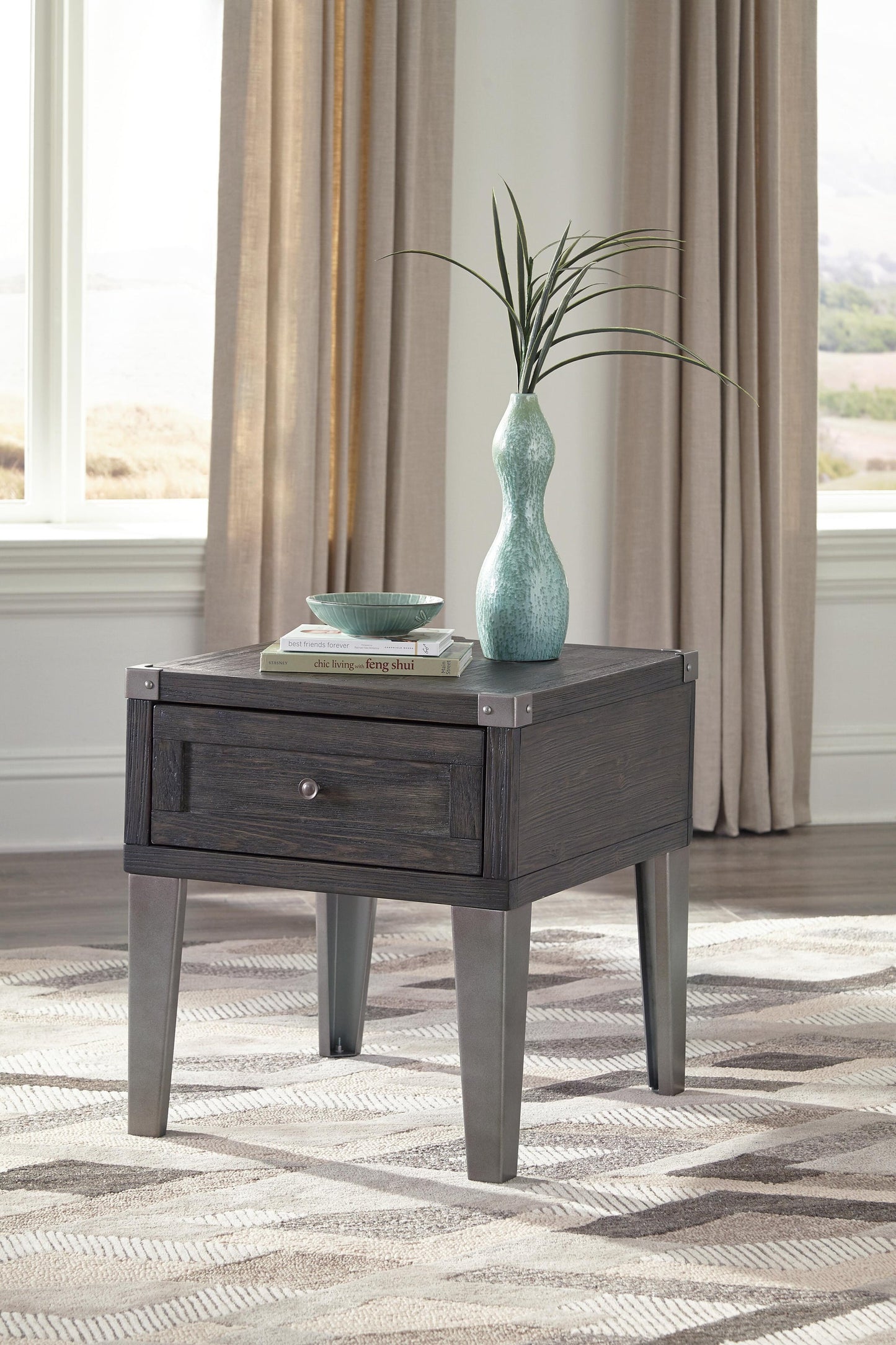 Ashley Express - Mesa auxiliar rectangular Todoe