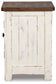 Ashley Express - Mesa auxiliar con silla Wystfield