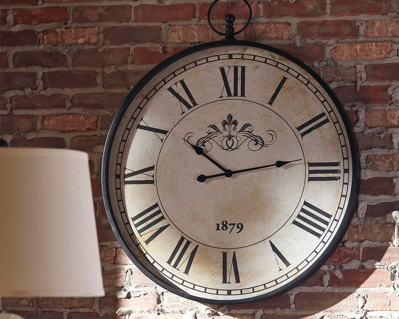 Ashley Express - Reloj de pared Augustina