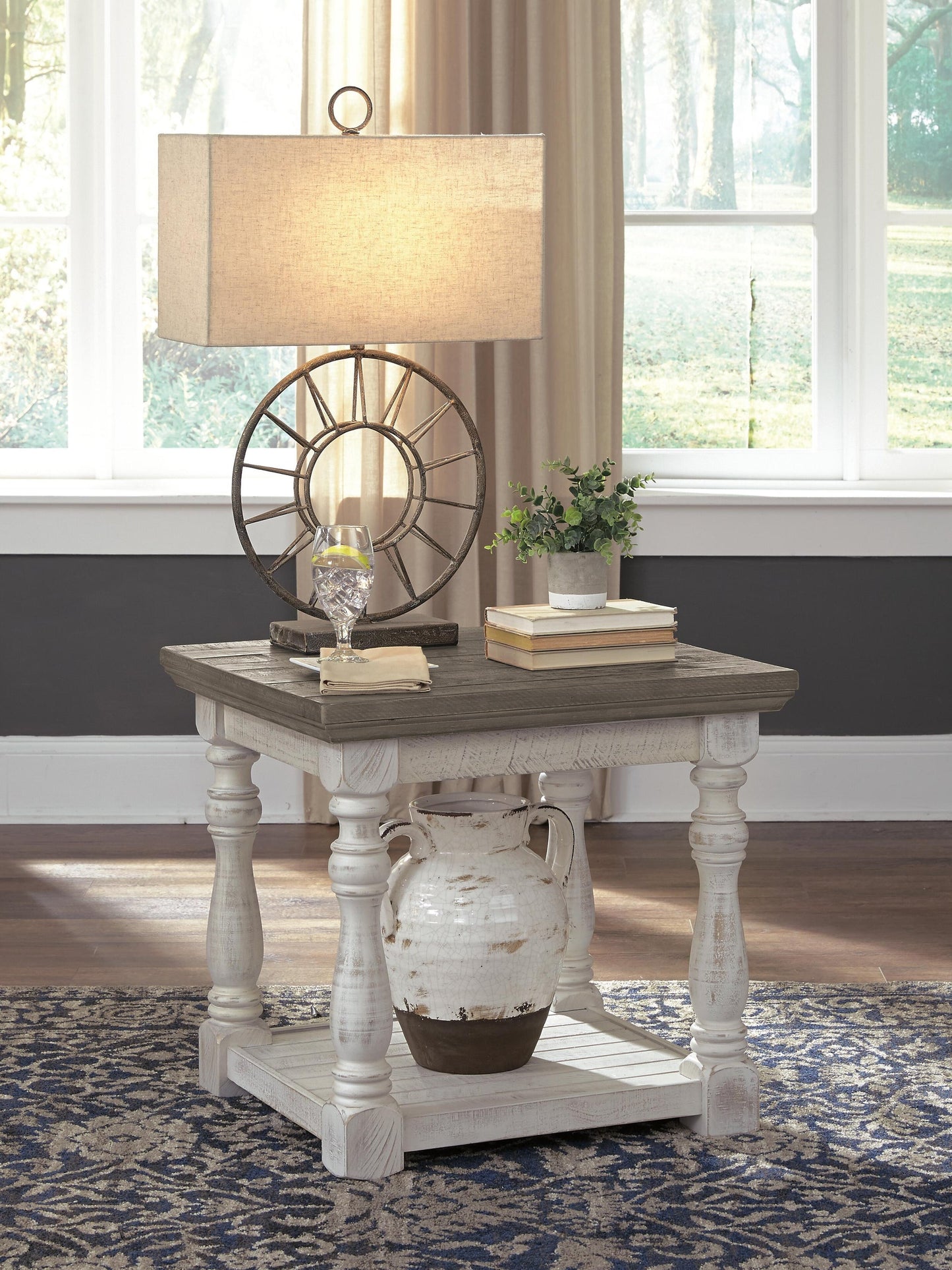 Ashley Express - Mesa auxiliar rectangular Havalance