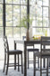 Ashley Express - Juego de mesa y sillas Bridson Square (5 unidades)