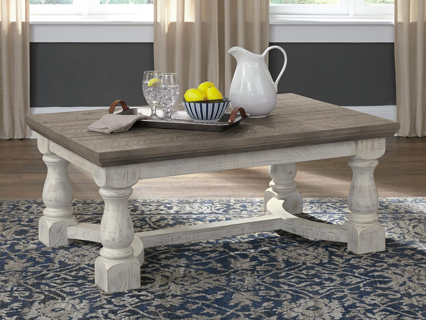 Ashley Express - Mesa de cóctel rectangular Havalance