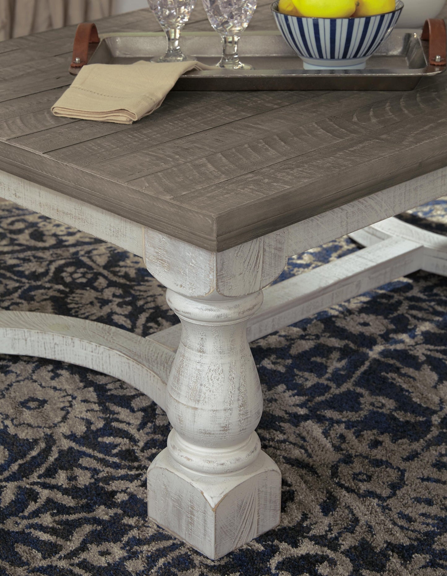 Ashley Express - Mesa de cóctel rectangular Havalance