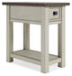Ashley Express - Mesa auxiliar con silla Bolanburg