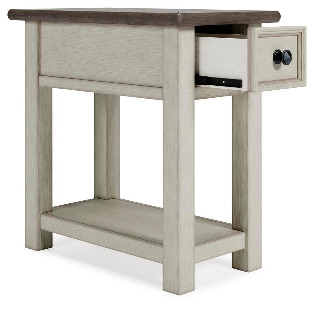 Ashley Express - Mesa auxiliar con silla Bolanburg
