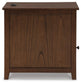 Ashley Express - Mesa auxiliar con silla Treytown
