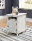 Ashley Express - Mesa auxiliar con silla Treytown