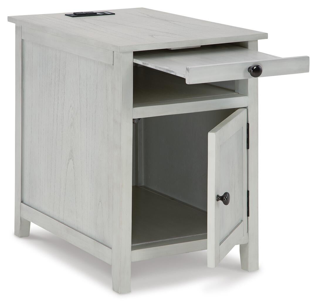 Ashley Express - Mesa auxiliar con silla Treytown