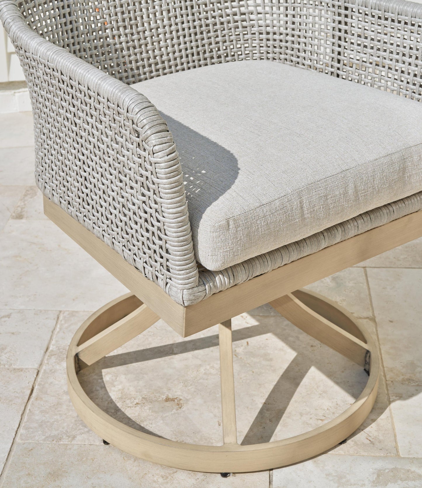 Ashley Express - Silla giratoria Seton Creek con cojín (2 unidades)