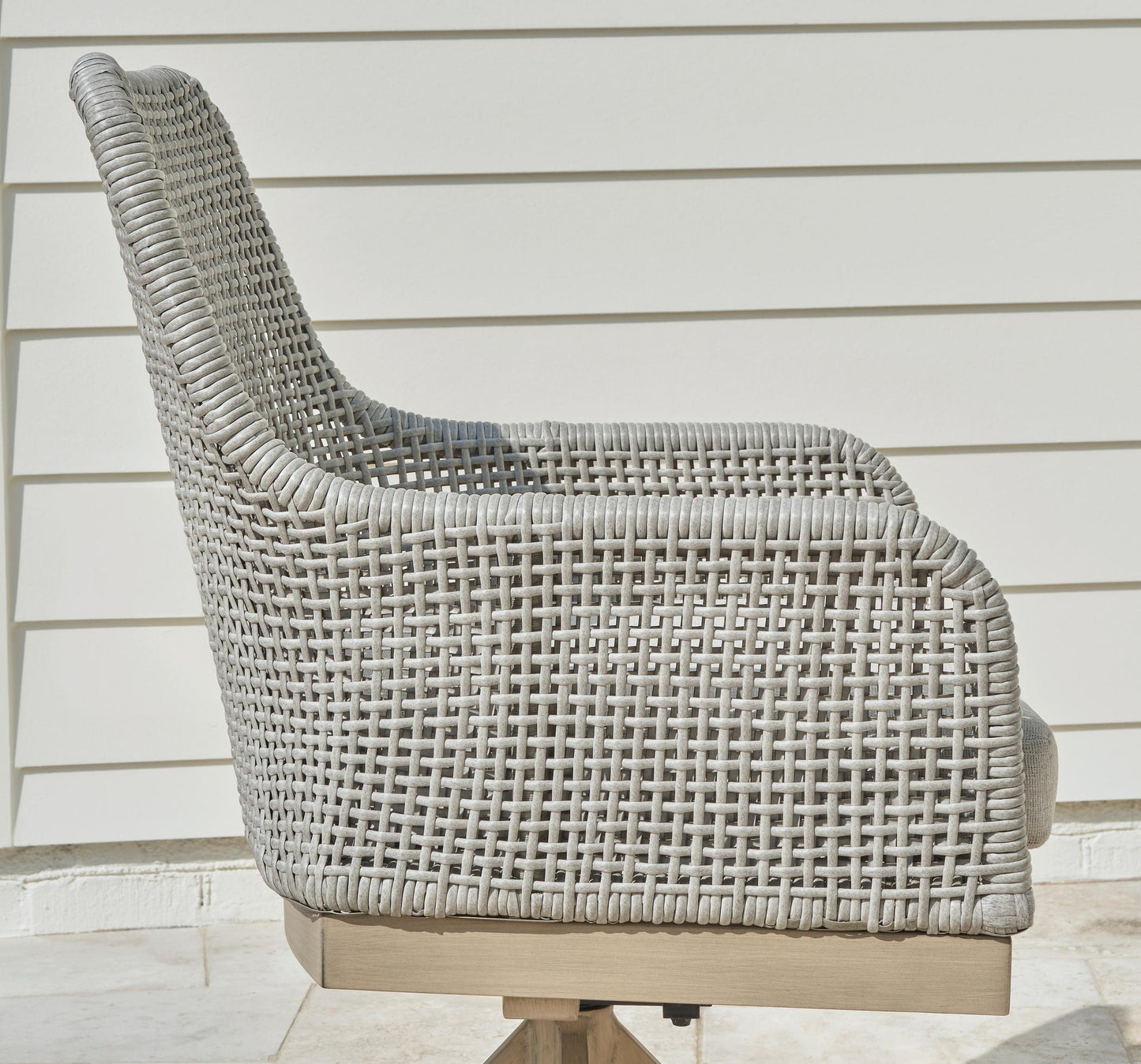 Ashley Express - Silla giratoria Seton Creek con cojín (2 unidades)