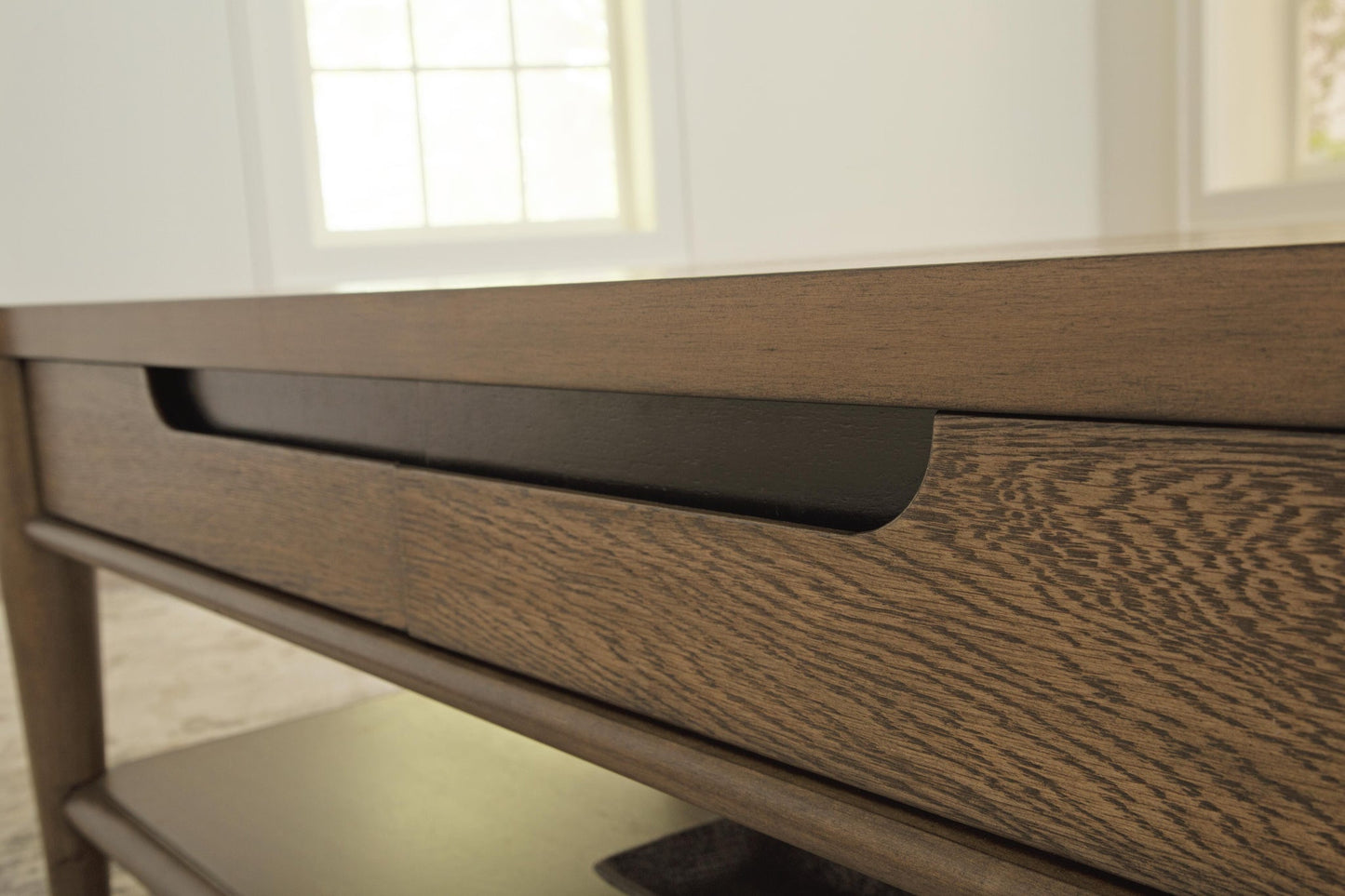 Ashley Express - Mesa de cóctel rectangular Roanhowe