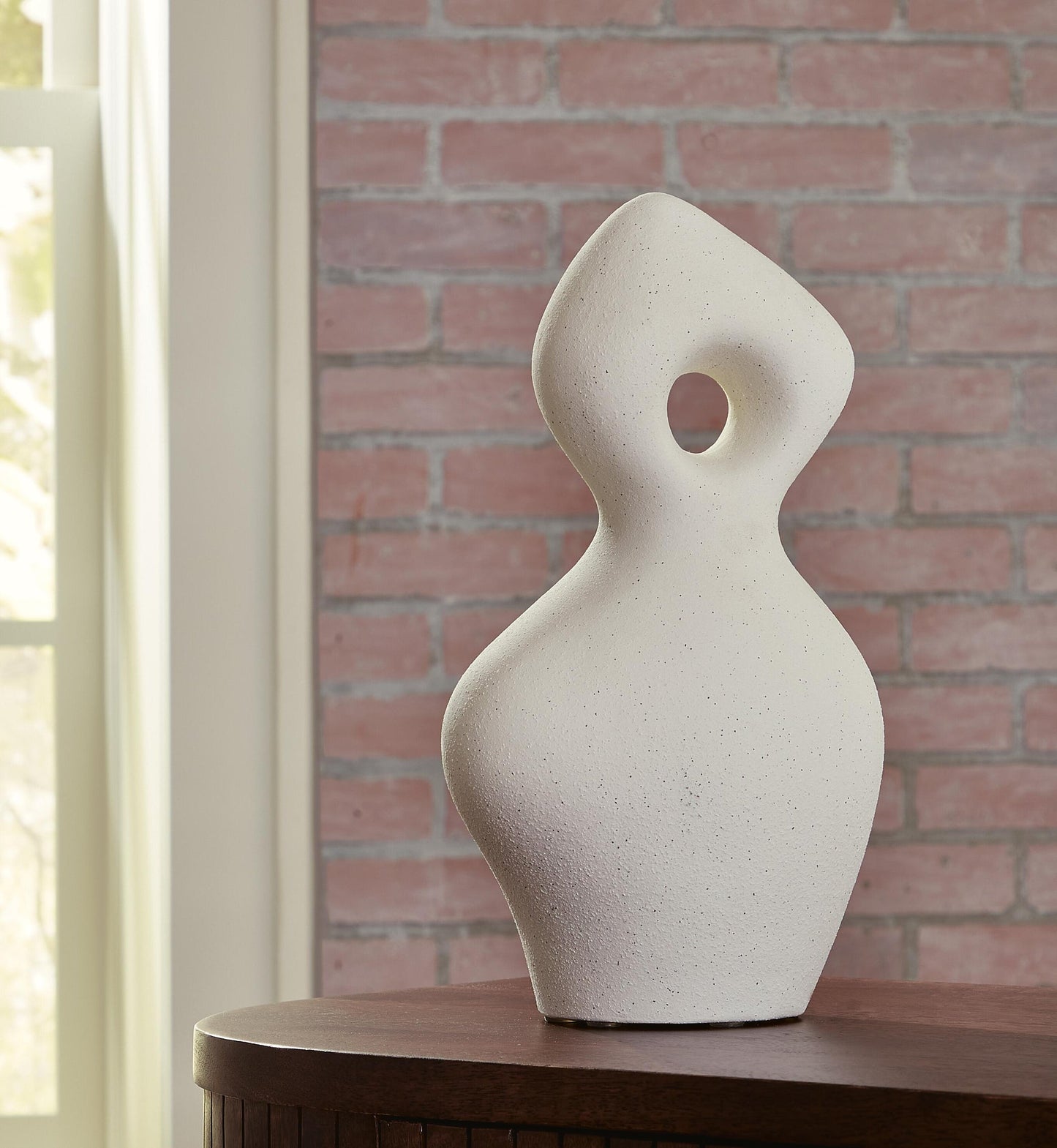 Ashley Express - Escultura de Arthrow