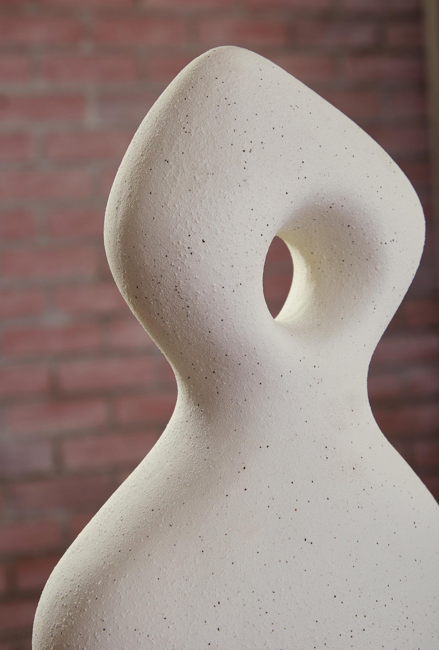 Ashley Express - Escultura de Arthrow