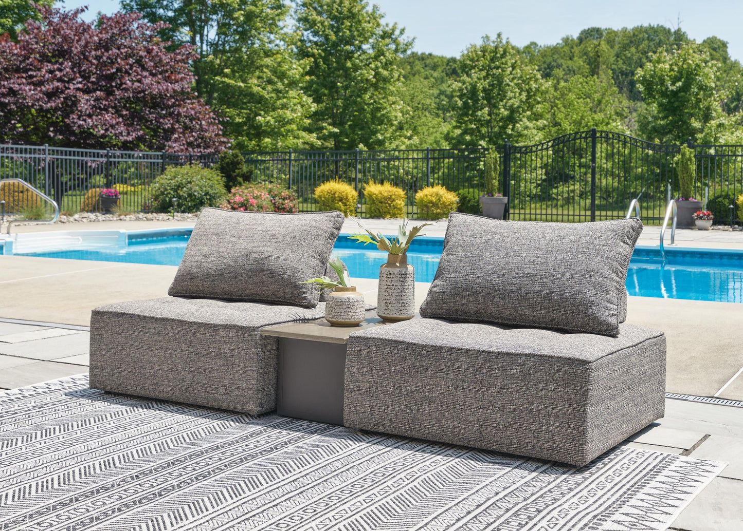 Ashley Express - Seccional de exterior Bree Zee de 3 piezas