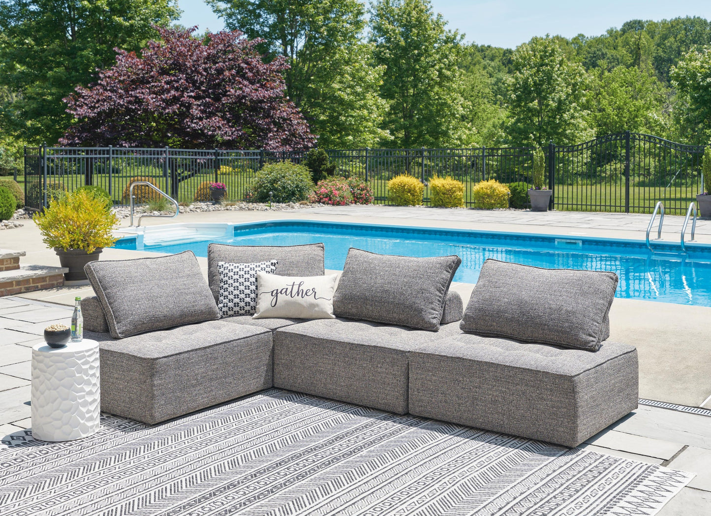 Ashley Express - Seccional de exterior Bree Zee de 4 piezas