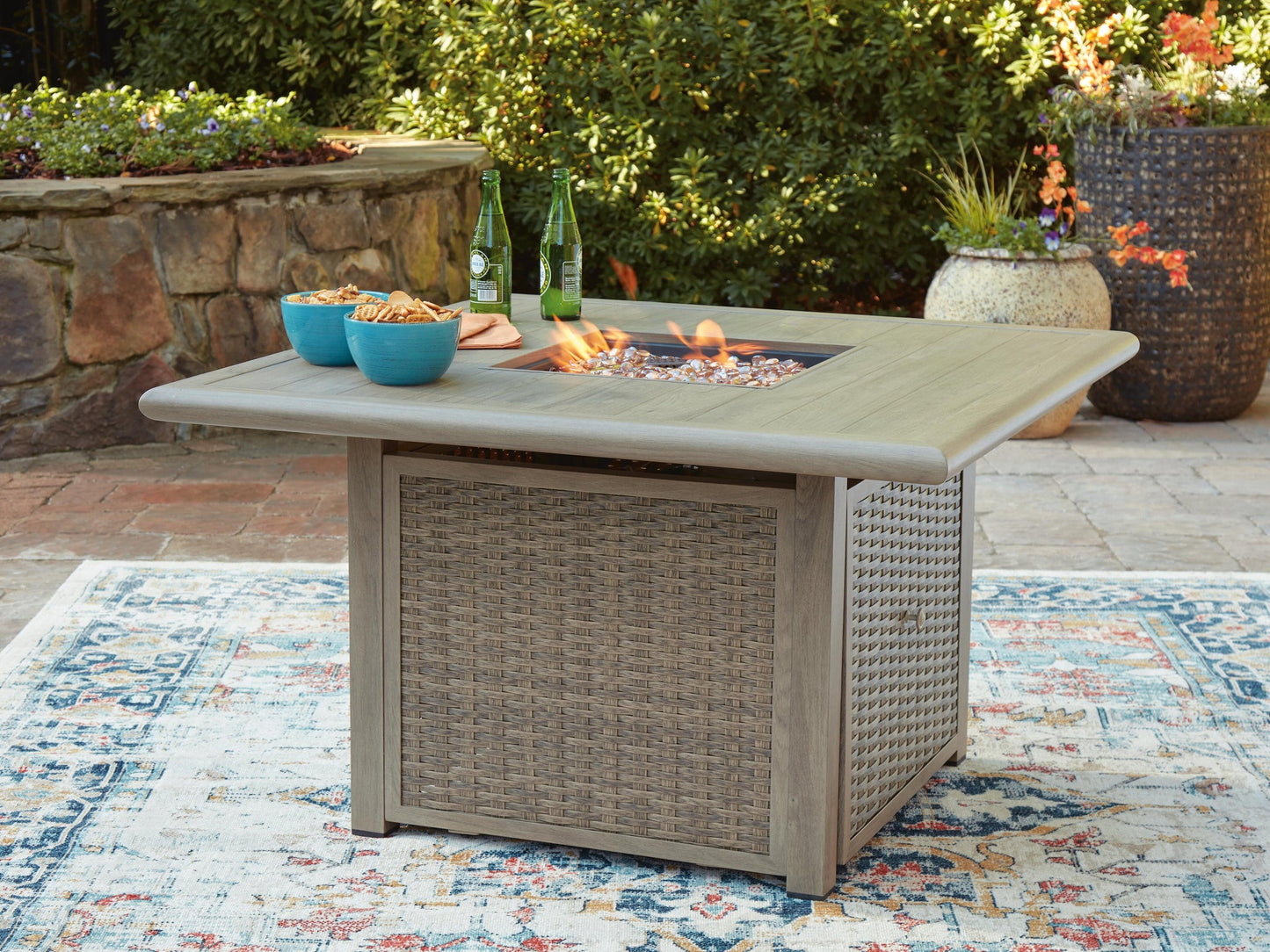 Mesa para fogata cuadrada de Cliff Trails