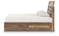 Ashley Express - Cama Chirason King con paneles y espacio de almacenamiento