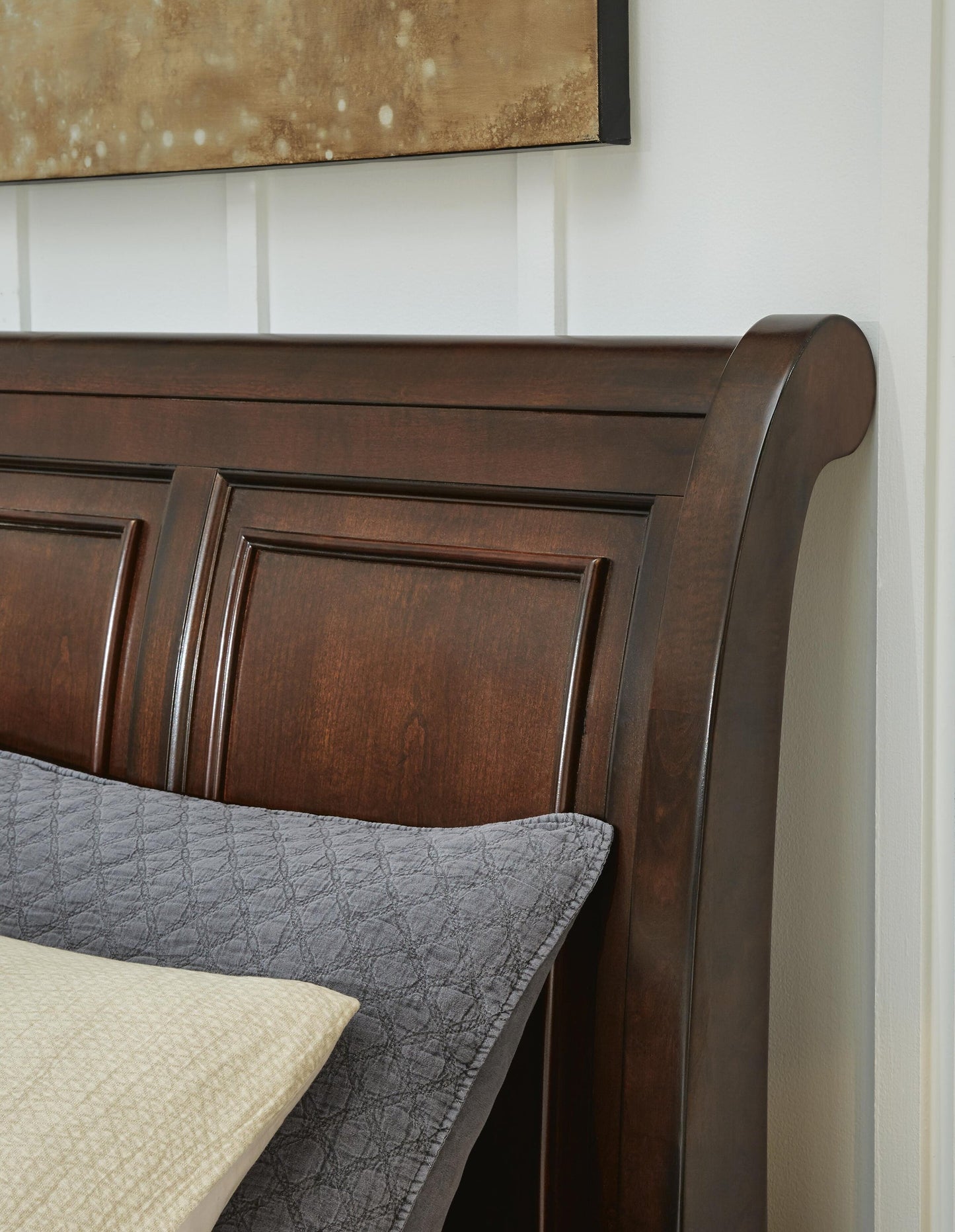 Cama tipo trineo Porter California King con almacenamiento