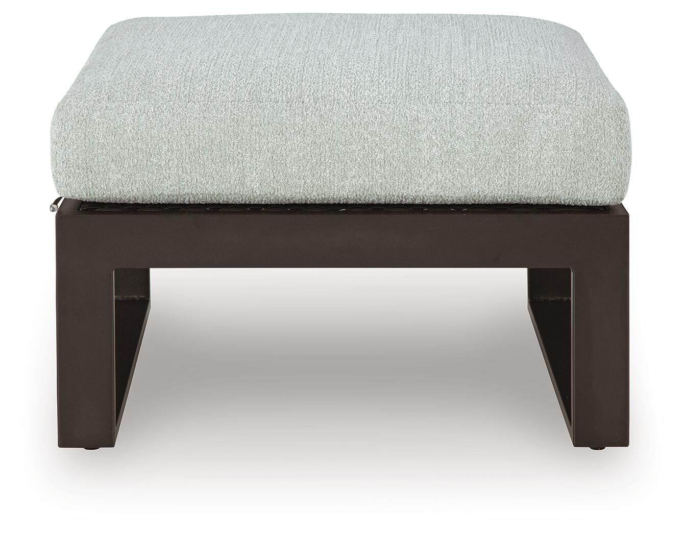 Ashley Express - Seccional de exterior Beachloft de 4 piezas