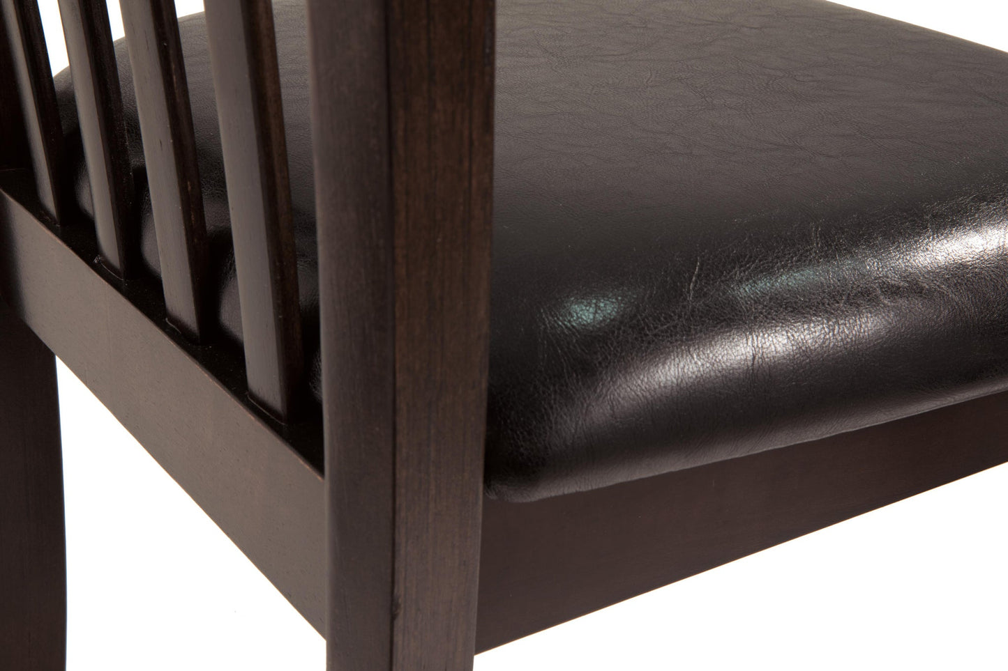 Ashley Express - Mesa de comedor Hammis y dos sillas