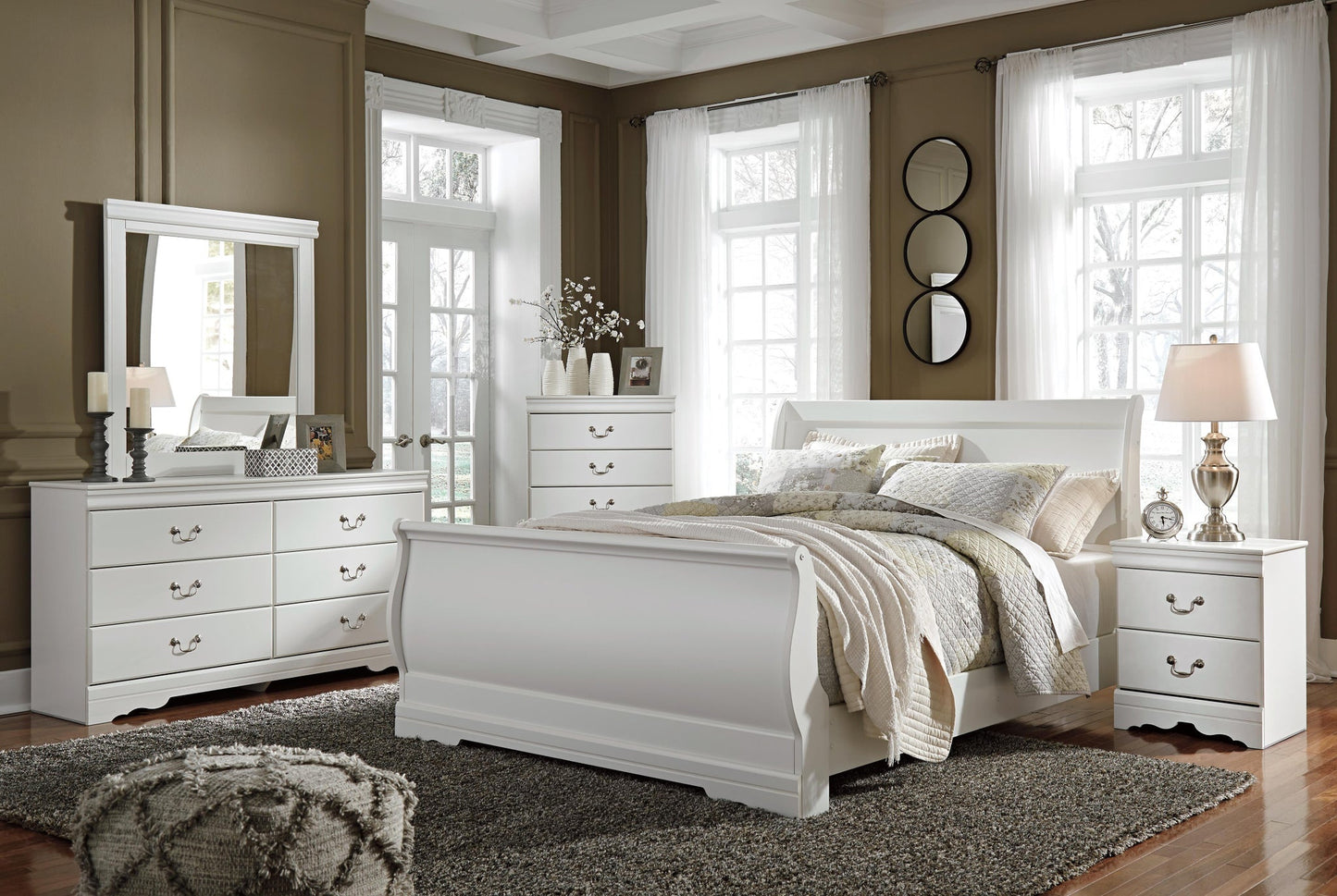 Cama Anarasia Queen tipo trineo con tocador con espejo