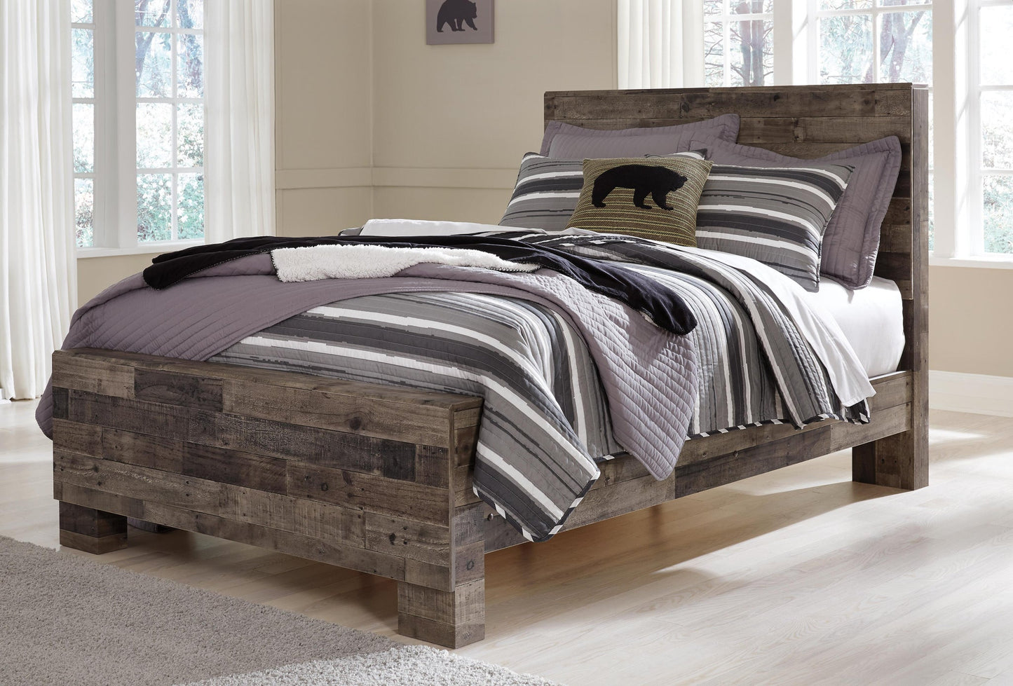 Cama Derekson de tamaño completo con tocador con espejo