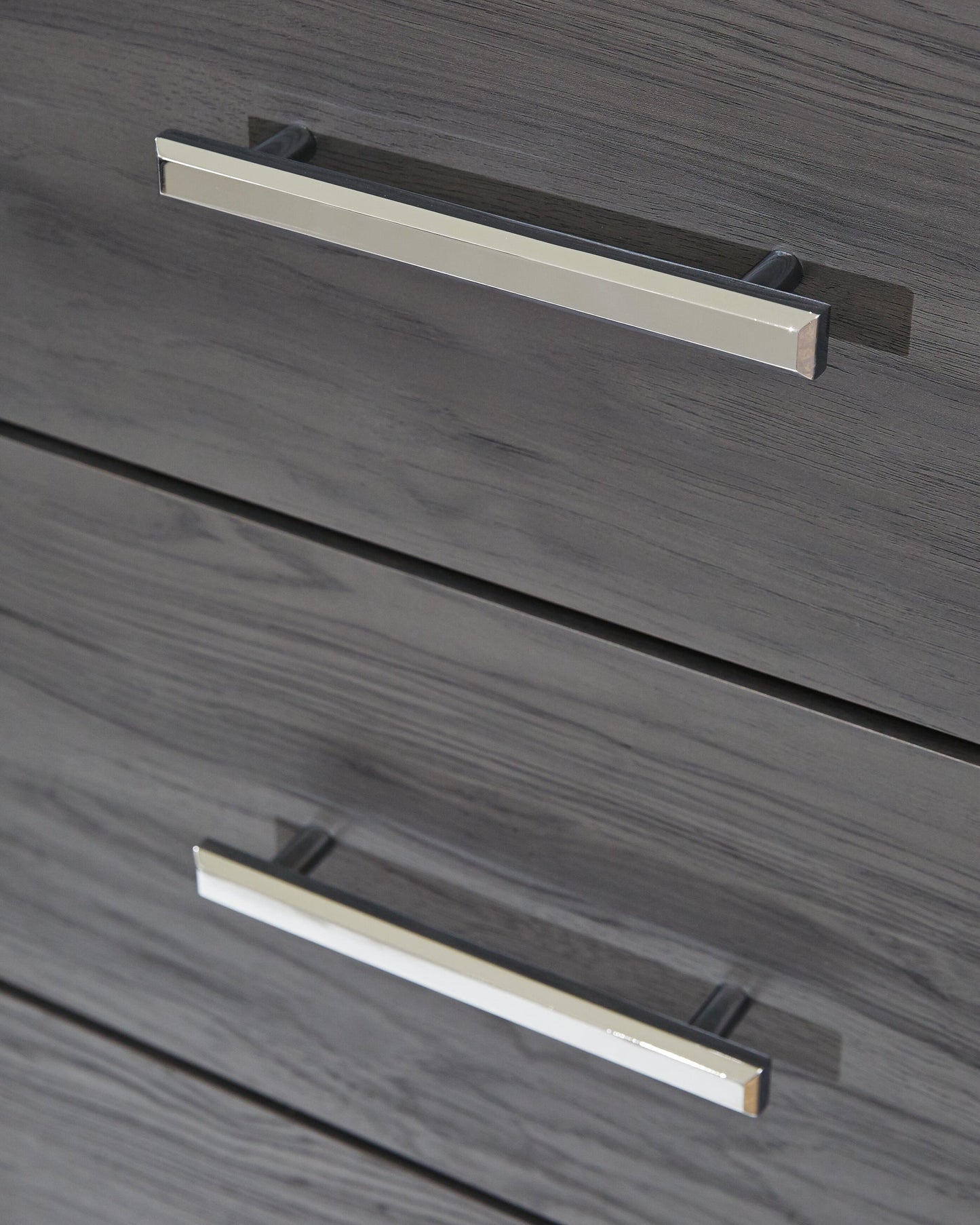 Cama Lodanna con paneles completos, tocador con espejo, cómoda y mesita de noche