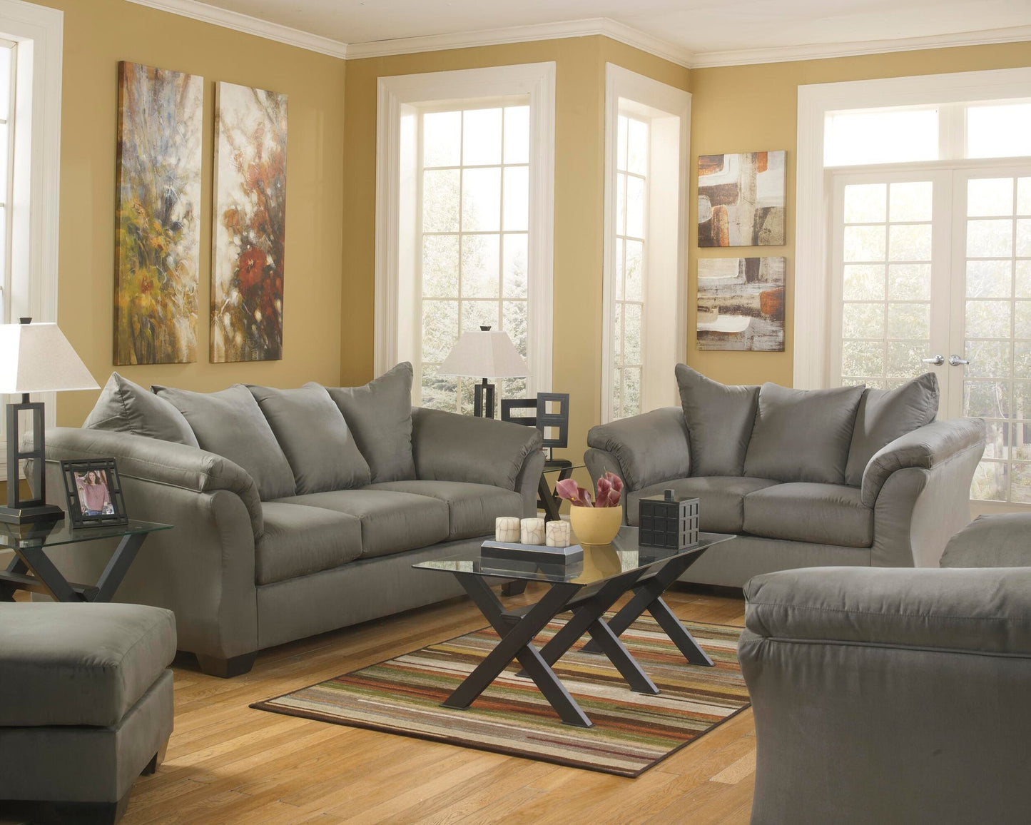 Sofá, loveseat, silla y otomana