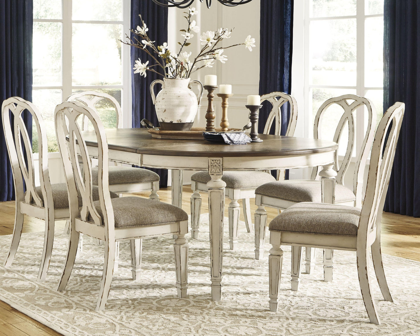 Mesa de comedor Realyn y 6 sillas