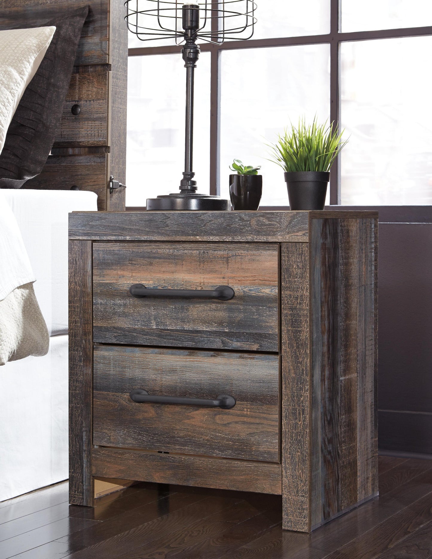Cama Queen con librería Drystan, dos cajones, tocador con espejo, cómoda y mesita de noche