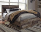 Cama Queen Derekson con dos cajones y tocador con espejo