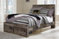Cama Derekson de tamaño completo con dos cajones y tocador con espejo