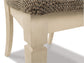 Mesa de comedor Bolanburg, 2 sillas y 2 bancos